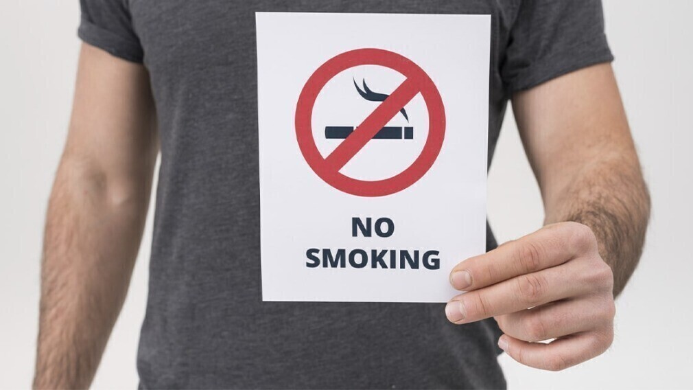 Курение в МКД: как суды и надзор наказывают УО и жителей за нарушения