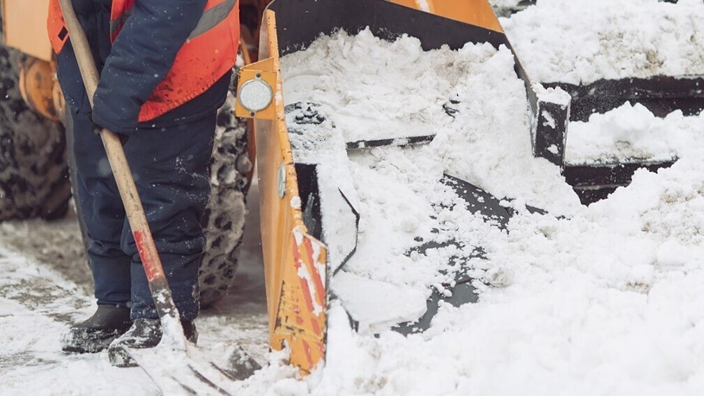 Собственники вправе выбрать на ОСС, как платить за вывоз снега