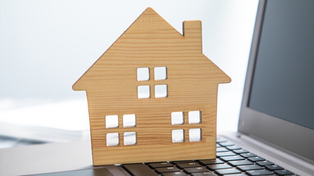 Среди участников эксперимента по онлайн-взысканию долгов – одна УО