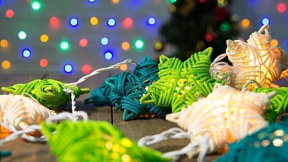 Готовь сани с лета: как УО и ТСЖ оформить дома и дворы к Новому году