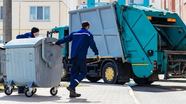 Вправе ли УО взимать с жителей доплату за вывоз строительного мусора