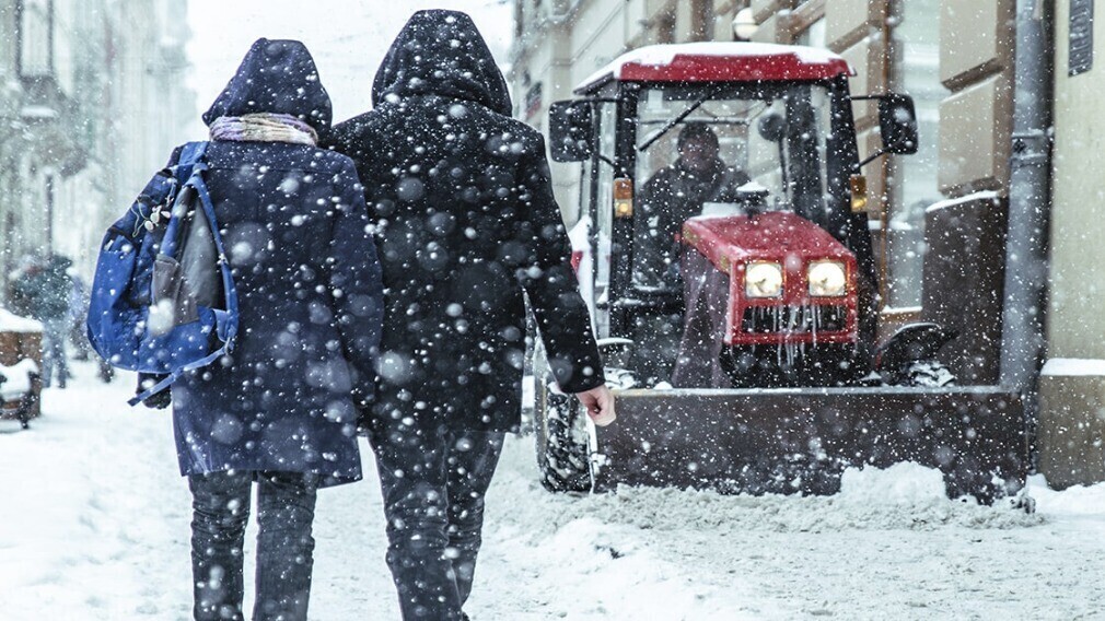 Как власти городов, службы ЖКХ и УО справляются со снегопадами