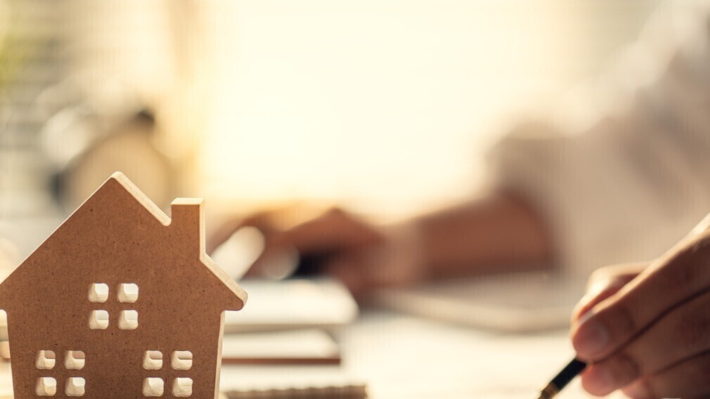 Какие НПА о коммунальных услугах, ИПУ и тарифах приняты в 2025 году