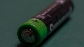 Эксперты в сфере ЖКХ предлагают ввести платный сбор батареек