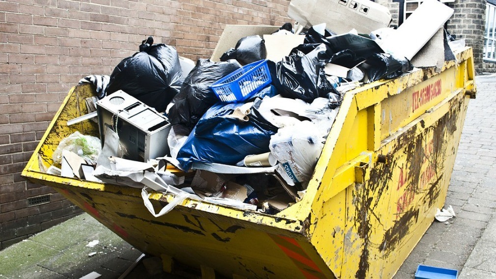 УО в Кирове заключили договоры на вывоз мусора только на часть ТКО